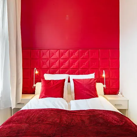 - Quiet Aparment Apartment *